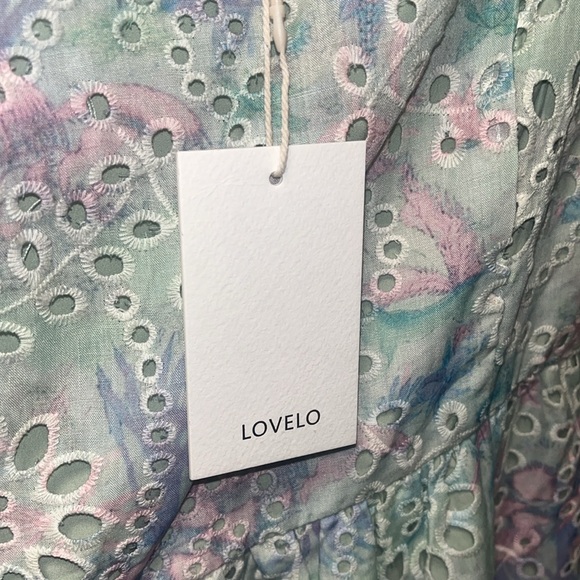 Gorgeous dress with ruching in the back - Picture 4 of 6